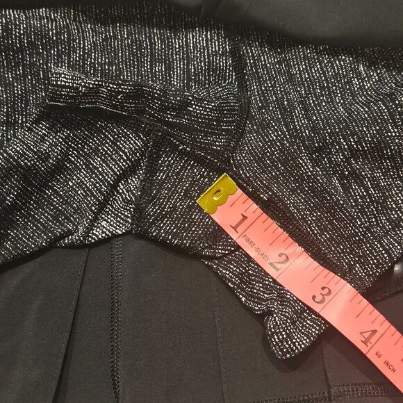 Lululemon Run: Pace Setter Skirt sz 2 - Picture 5 of 8